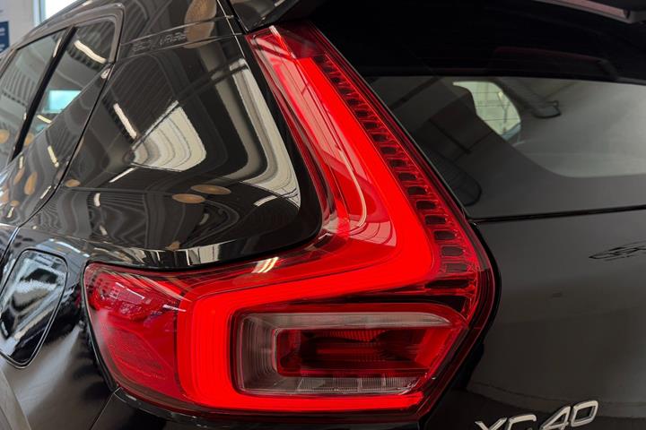 Sort Volvo XC40 fra 2023
