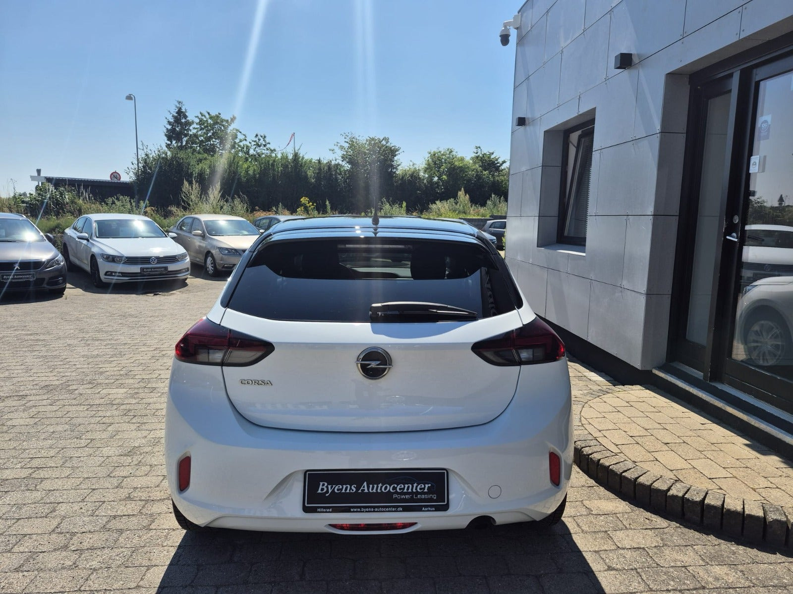 Hvid Opel Corsa fra 2021
