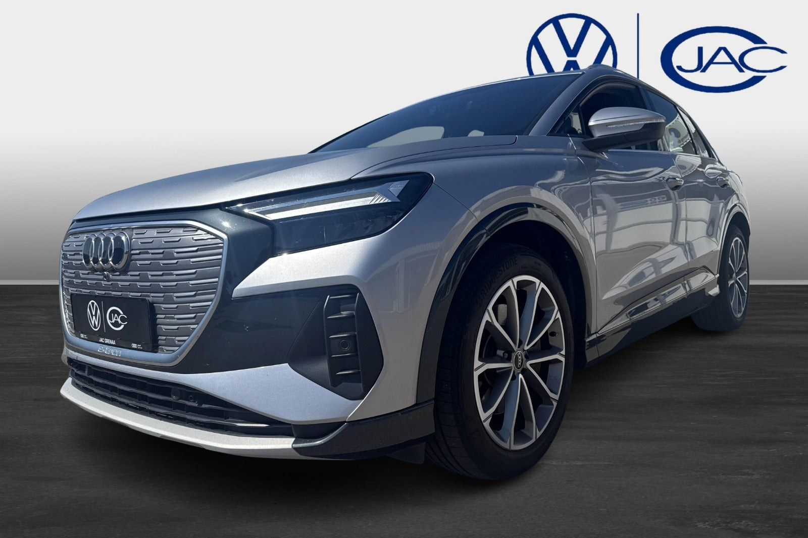 Sølv Audi Q4 e-tron fra 2021