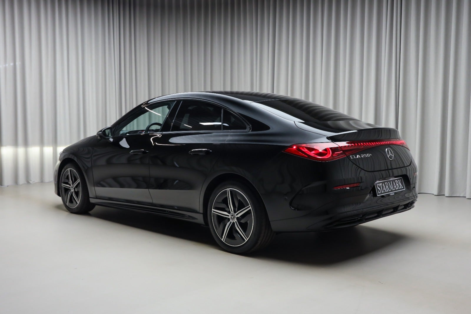 Sort Mercedes CLA250+ fra 2025