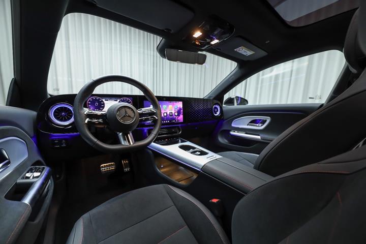 Sort Mercedes CLA250+ fra 2025