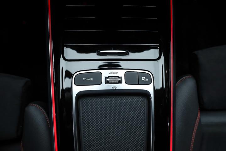 Sort Mercedes EQB250+ fra 2026