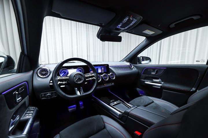 Sølv Mercedes EQA250+ fra 2026