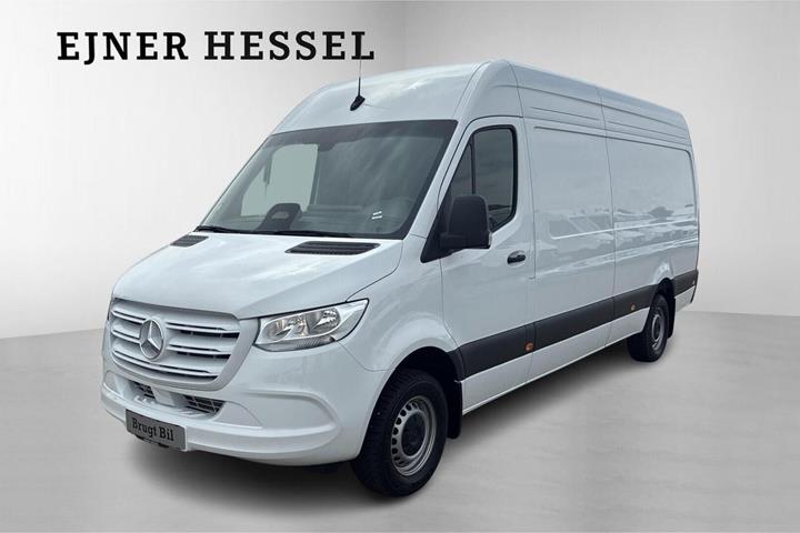 Hvid Mercedes Sprinter 317 fra 2025