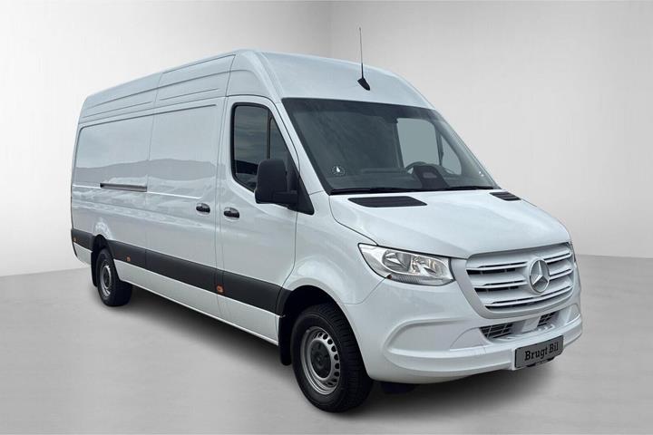 Hvid Mercedes Sprinter 317 fra 2025