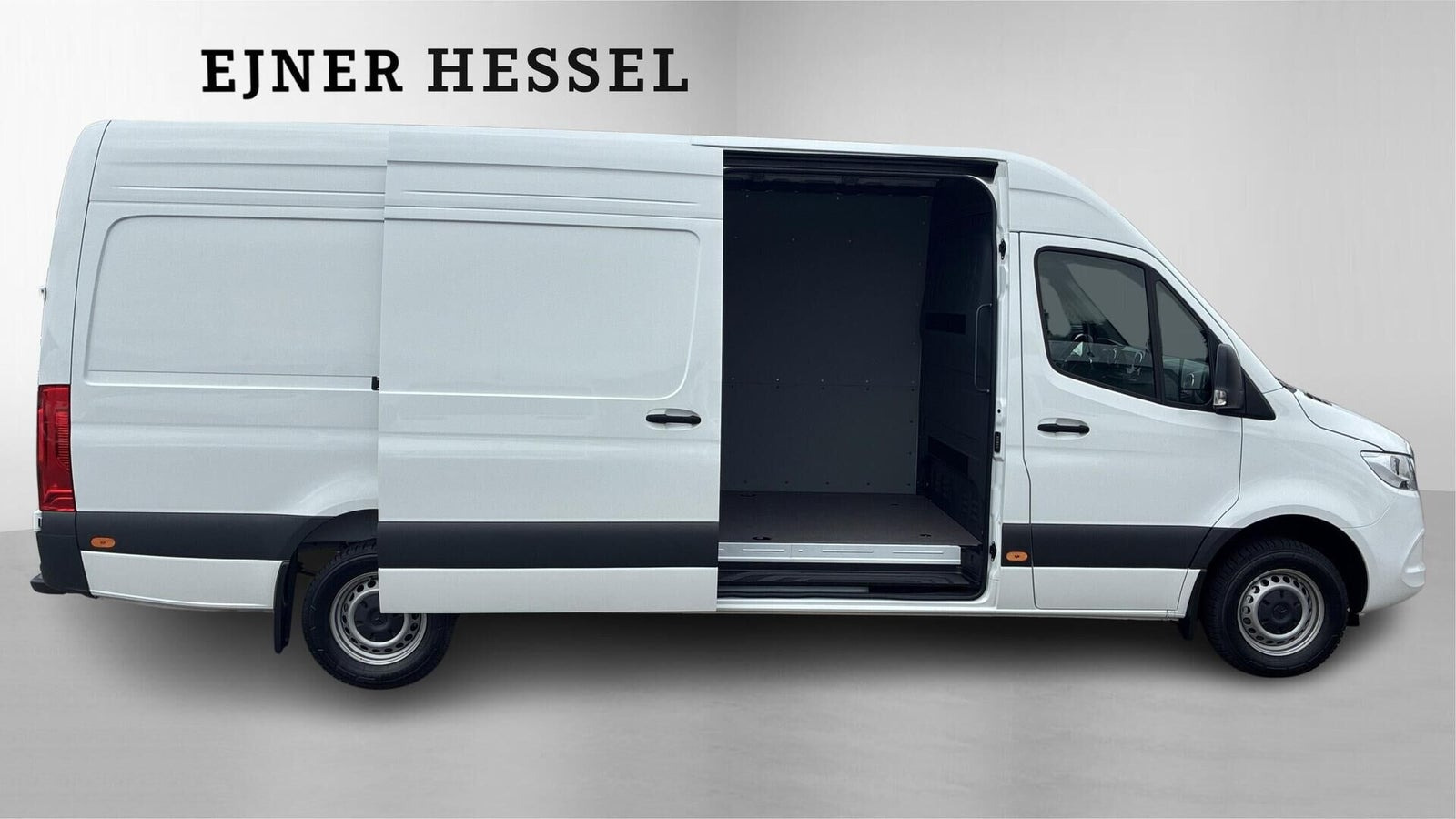 Hvid Mercedes Sprinter 317 fra 2025
