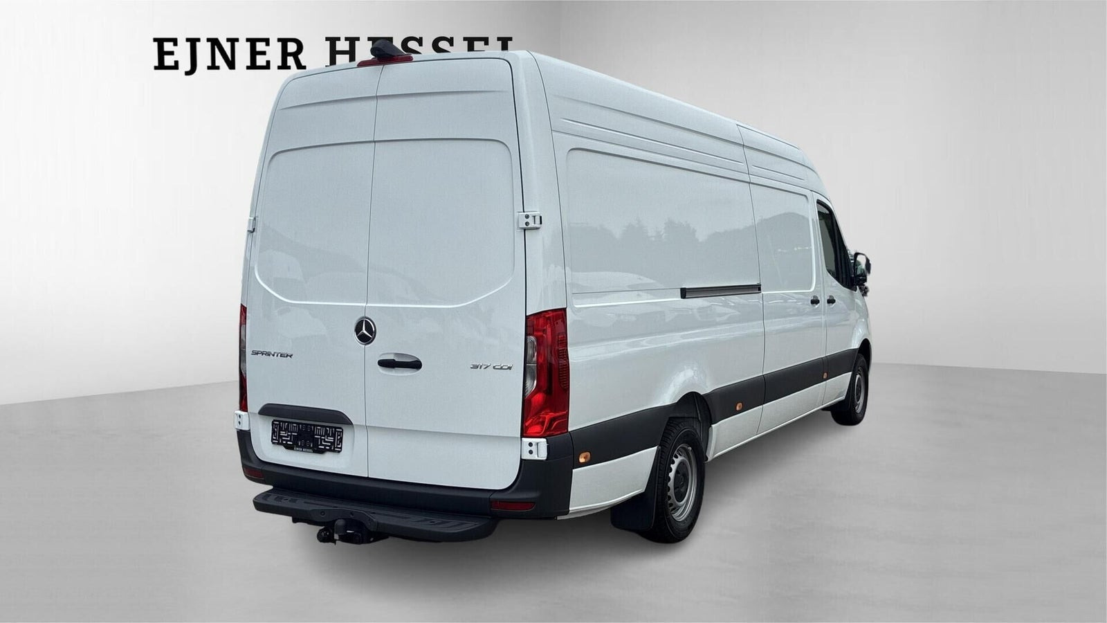 Hvid Mercedes Sprinter 317 fra 2025