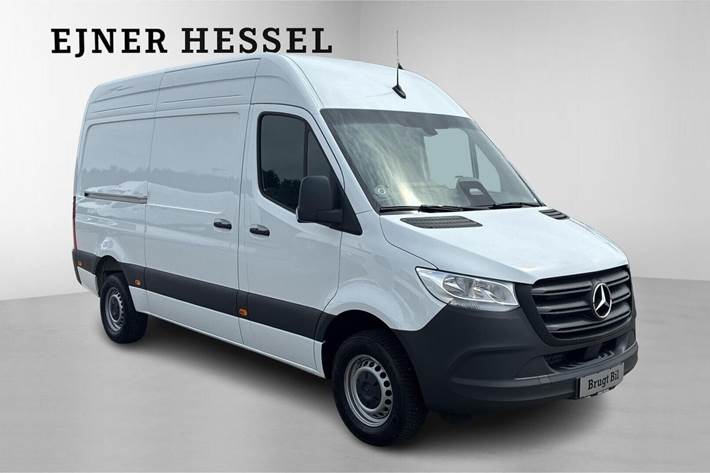 Hvid Mercedes Sprinter 317 fra 2025