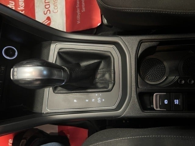 Grå VW Touran fra 2018