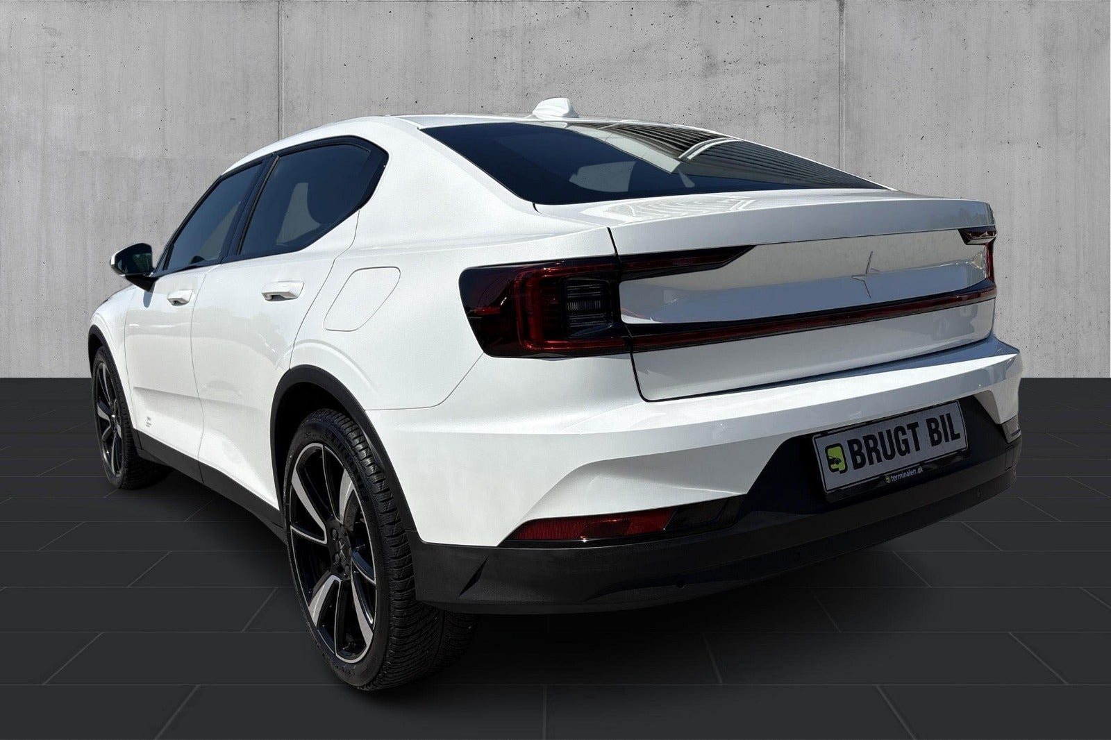 Hvid Polestar 2 fra 2023