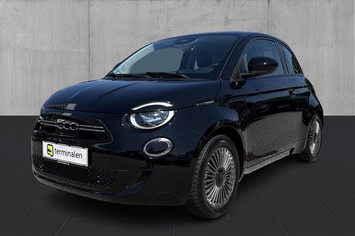 Sort Fiat 500e fra 2023 set udefra