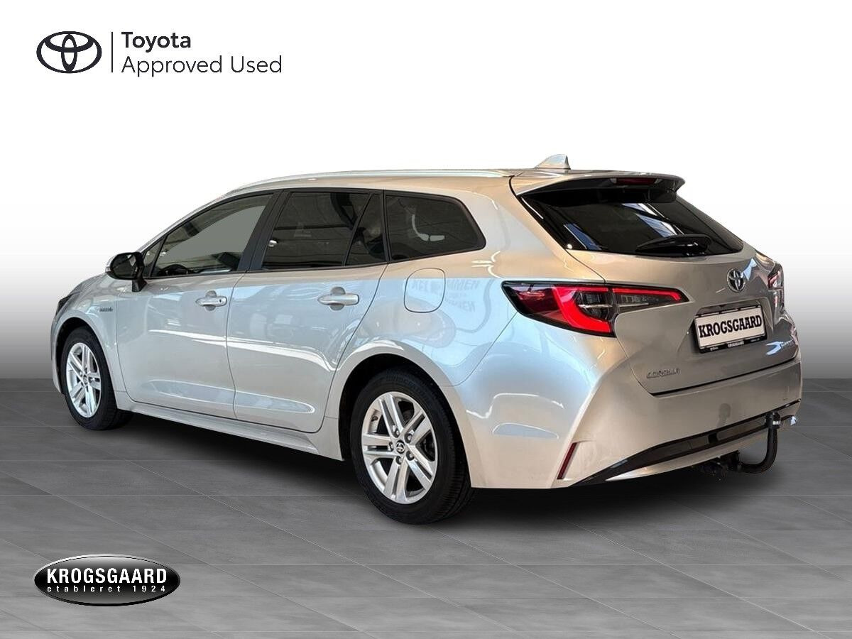 Sølv Toyota Corolla fra 2020