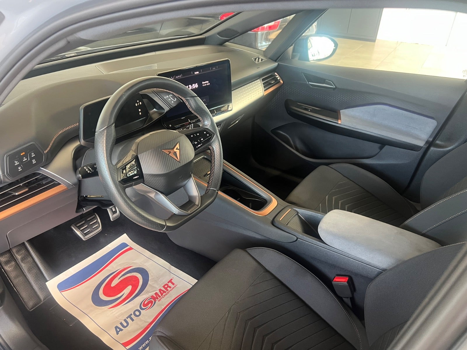 Grå Cupra Born fra 2024