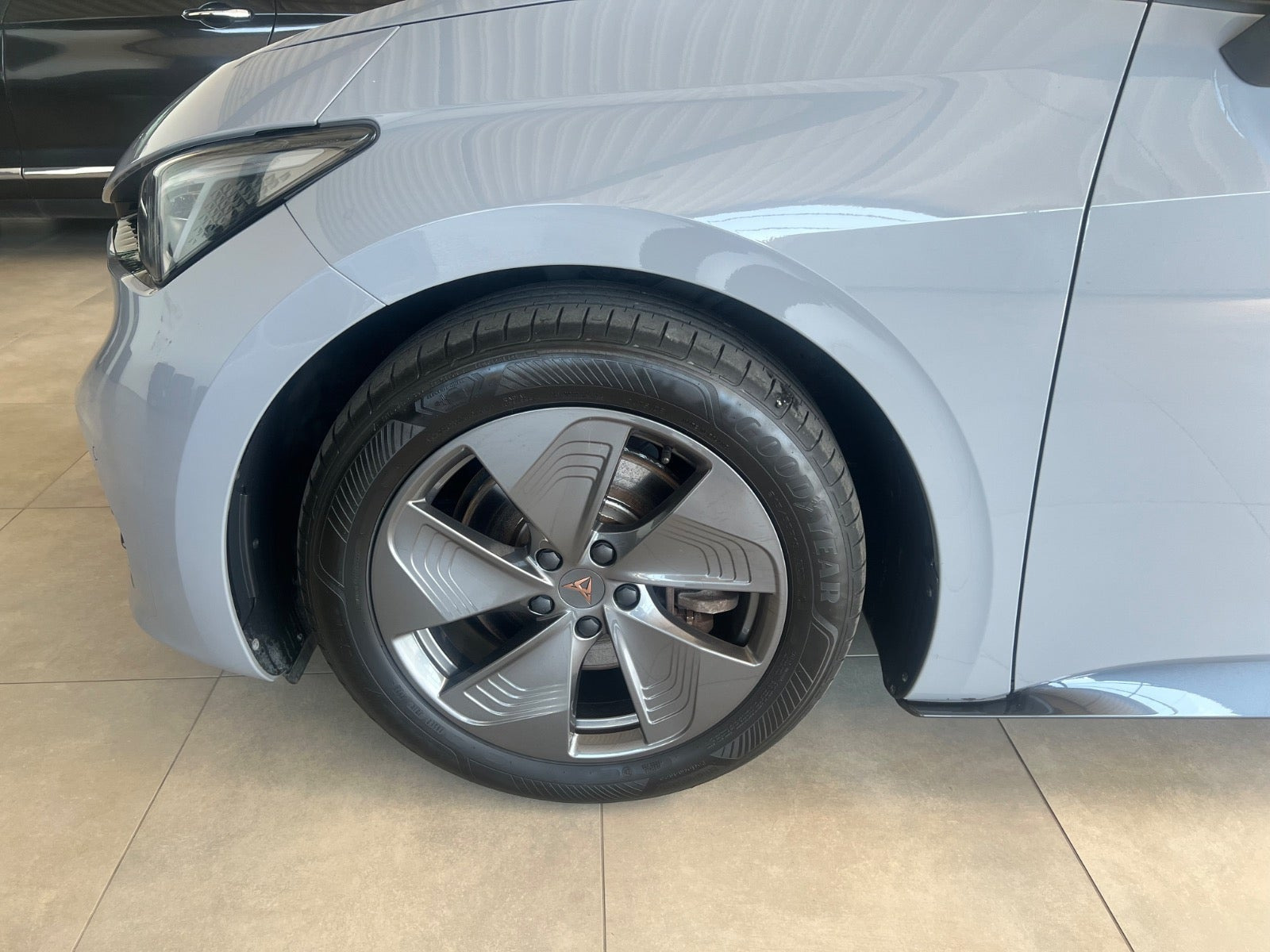 Grå Cupra Born fra 2024