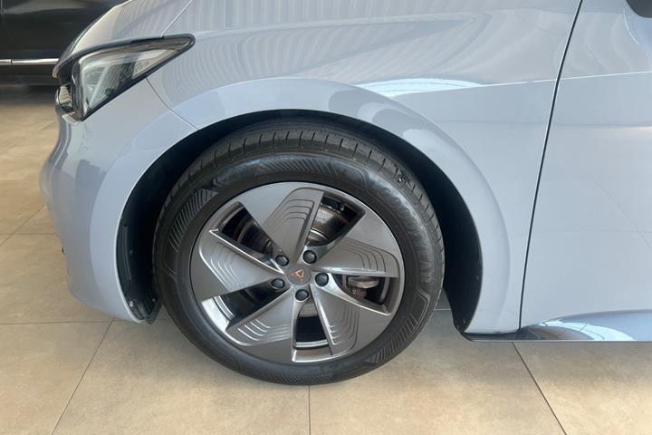 Grå Cupra Born fra 2024