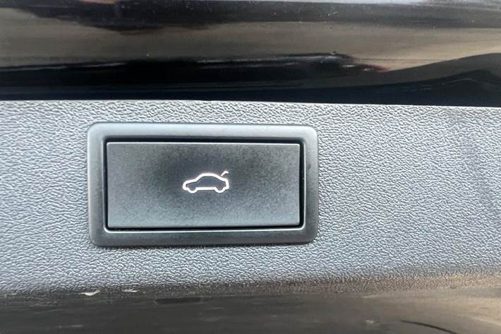 Sort Skoda Enyaq fra 2023