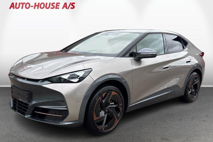 Orange Cupra Tavascan fra 2024 set udefra