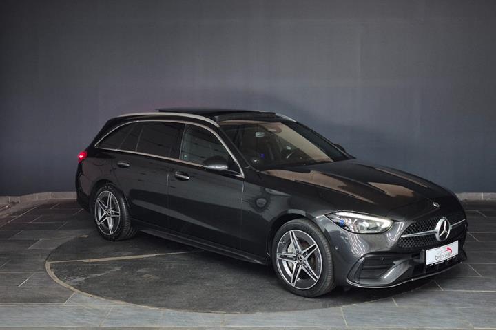 Grå Mercedes C300 e fra 2022