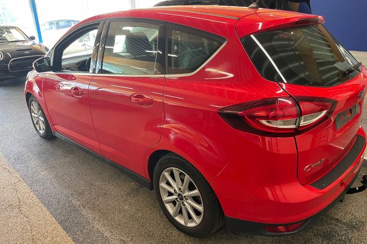 Rød Ford C-MAX fra 2017