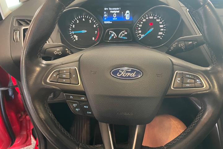 Rød Ford C-MAX fra 2017