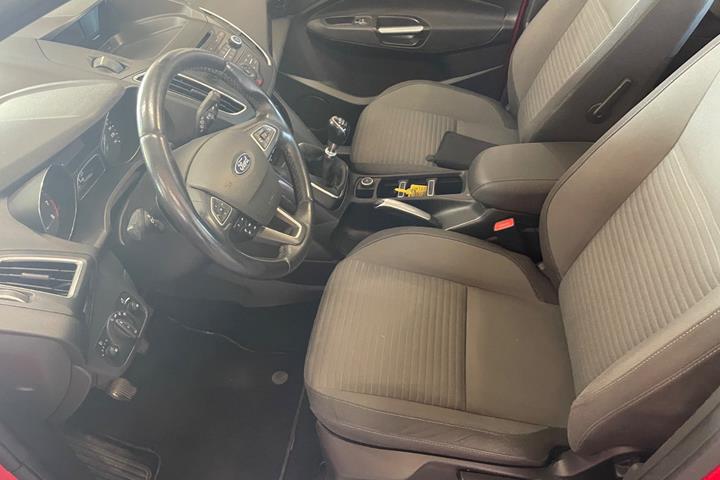 Rød Ford C-MAX fra 2017