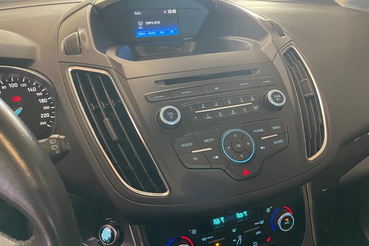 Rød Ford C-MAX fra 2017
