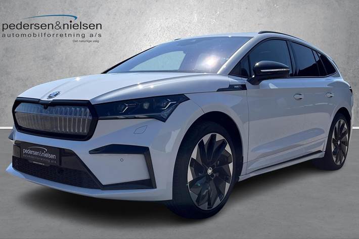 Hvid Skoda Enyaq fra 2023