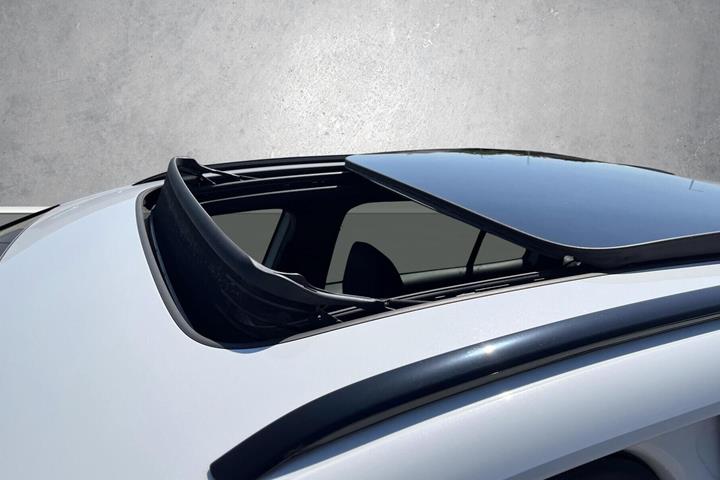 Hvid Skoda Enyaq fra 2023