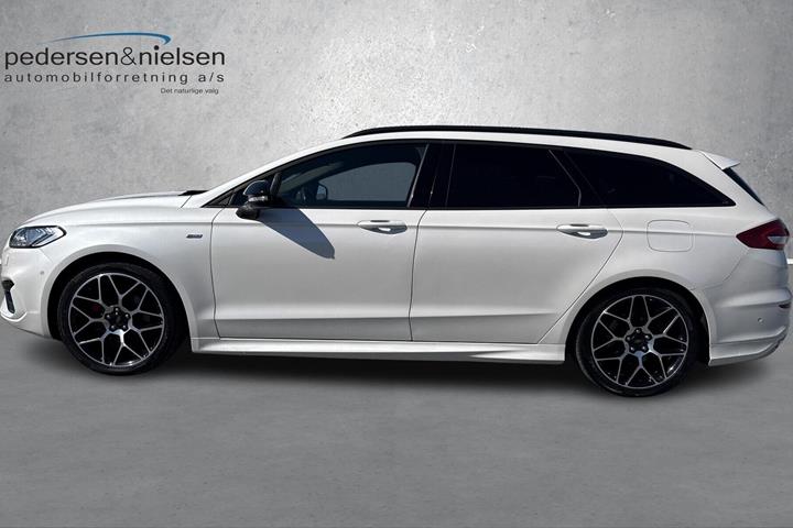 Hvid Ford Mondeo fra 2020