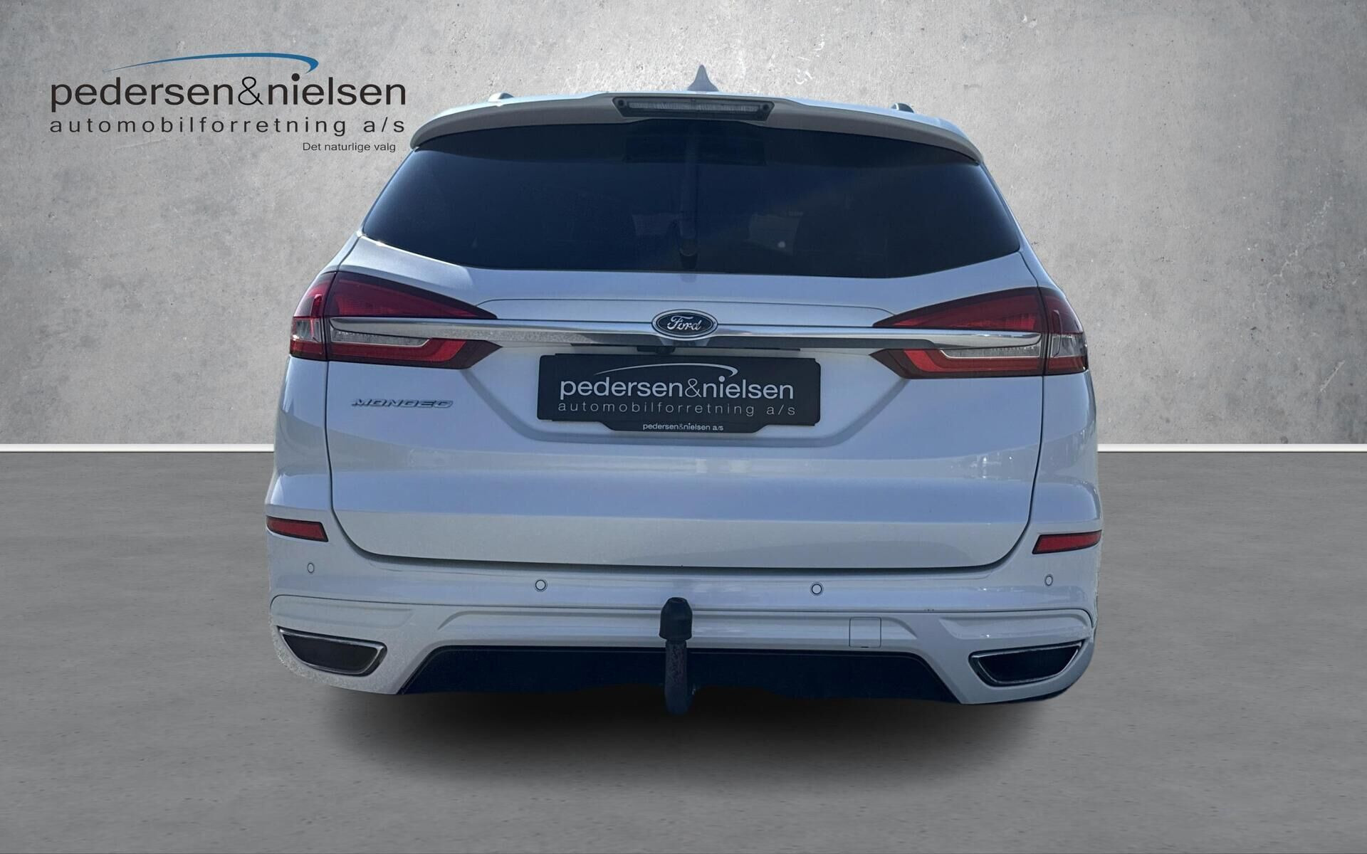 Hvid Ford Mondeo fra 2020