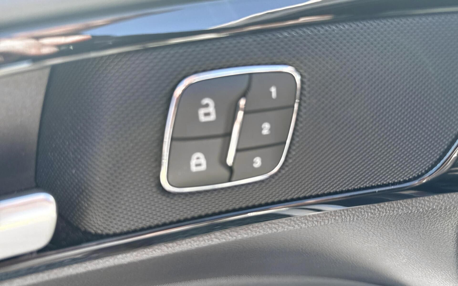 Hvid Ford Mondeo fra 2020