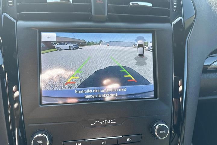 Hvid Ford Mondeo fra 2020