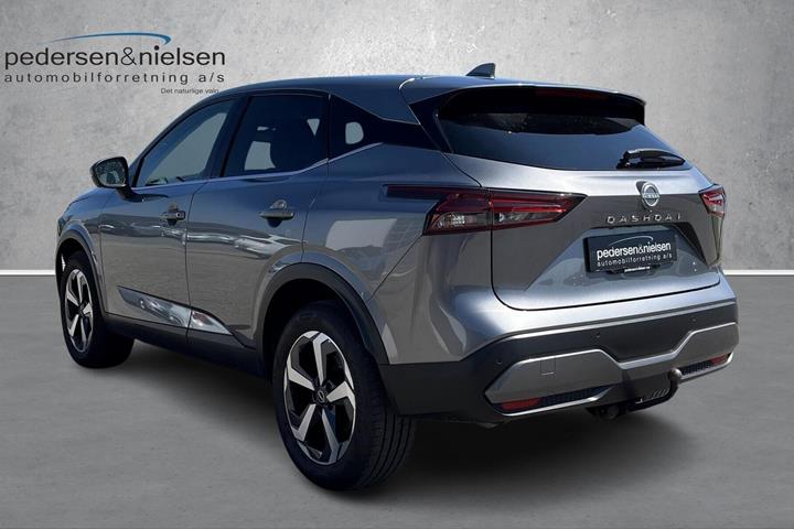 Grå Nissan Qashqai fra 2023