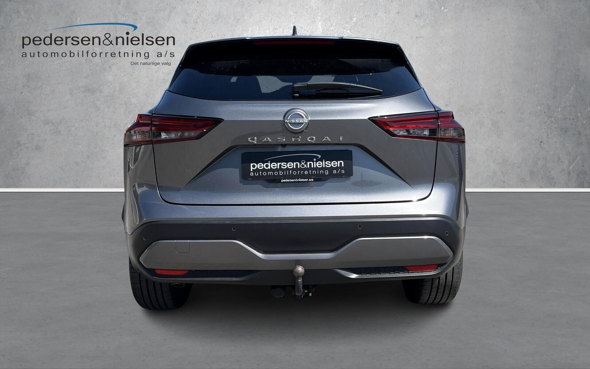 Grå Nissan Qashqai fra 2023