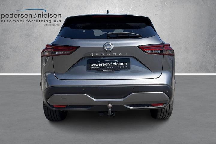 Grå Nissan Qashqai fra 2023
