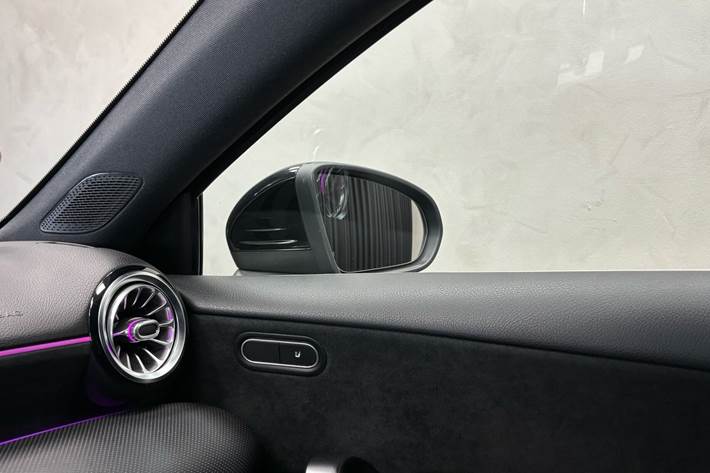Sort Mercedes A220 d fra 2020