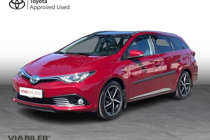 Rød Toyota Auris fra 2017