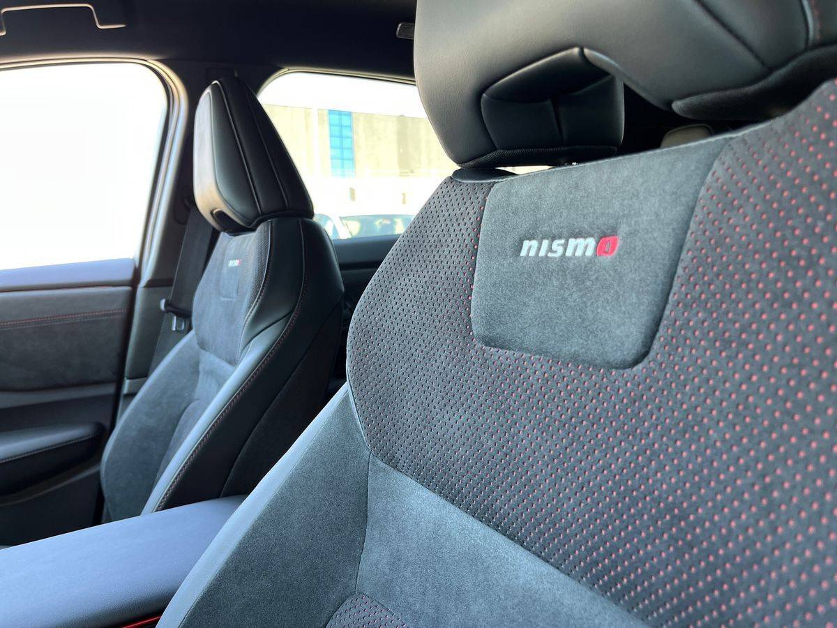 Grå Nissan Ariya fra 2026