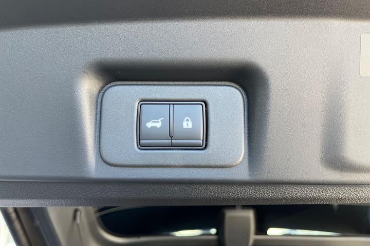 Grå Nissan Ariya fra 2026