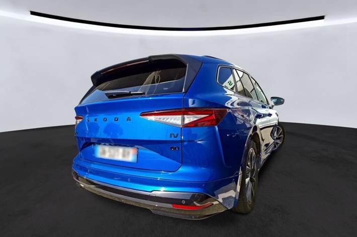 Blå Skoda Enyaq fra 2023