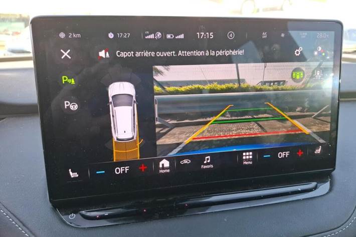 Blå Skoda Enyaq fra 2023