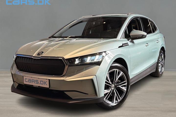 Grå Skoda Enyaq fra 2023 set udefra