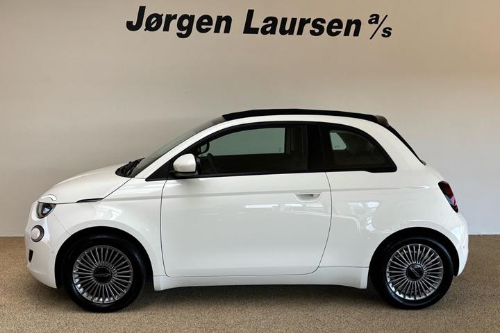 Hvid Fiat 500e fra 2023