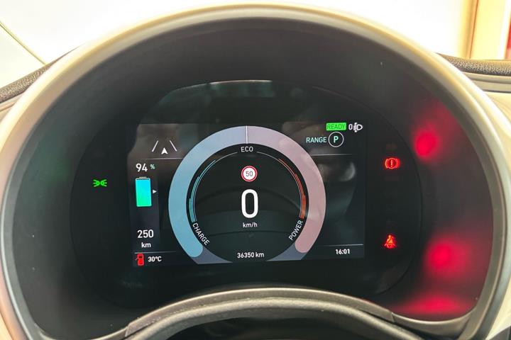 Hvid Fiat 500e fra 2023