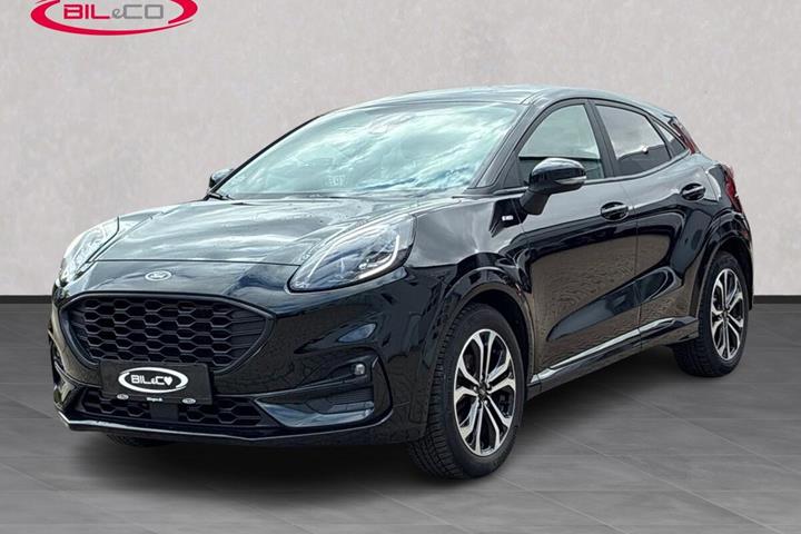 Sort Ford Puma fra 2020 set udefra