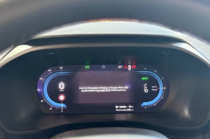 Blå Volvo XC40 fra 2023