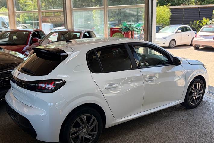 Hvid Peugeot 208 fra 2021