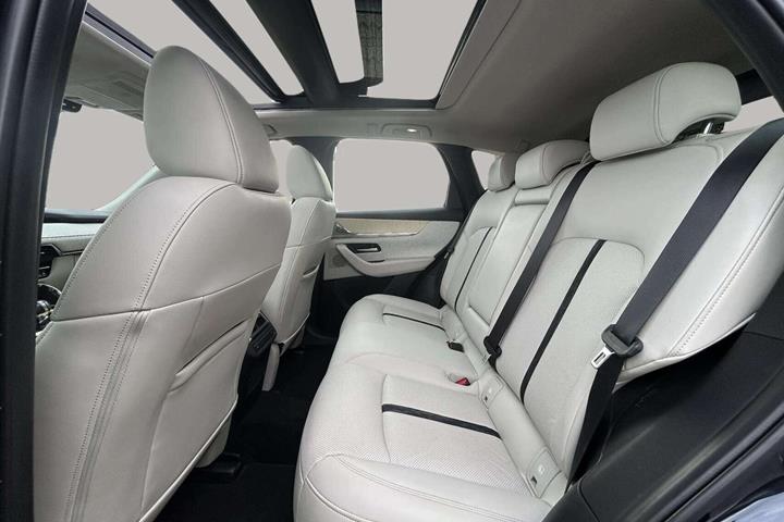 Blå Mazda CX-60 fra 2022