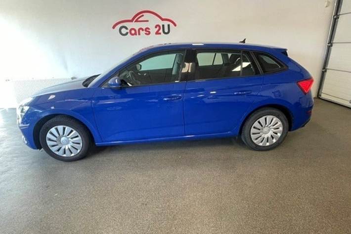 Blå Skoda Scala fra 2020