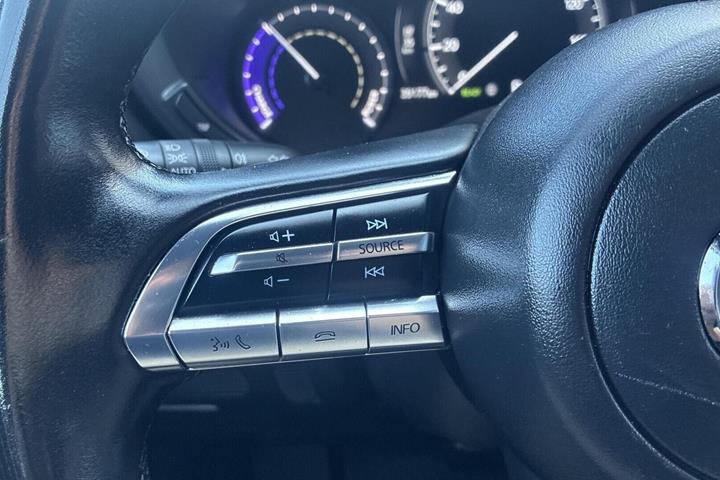Hvid Mazda MX-30 fra 2022